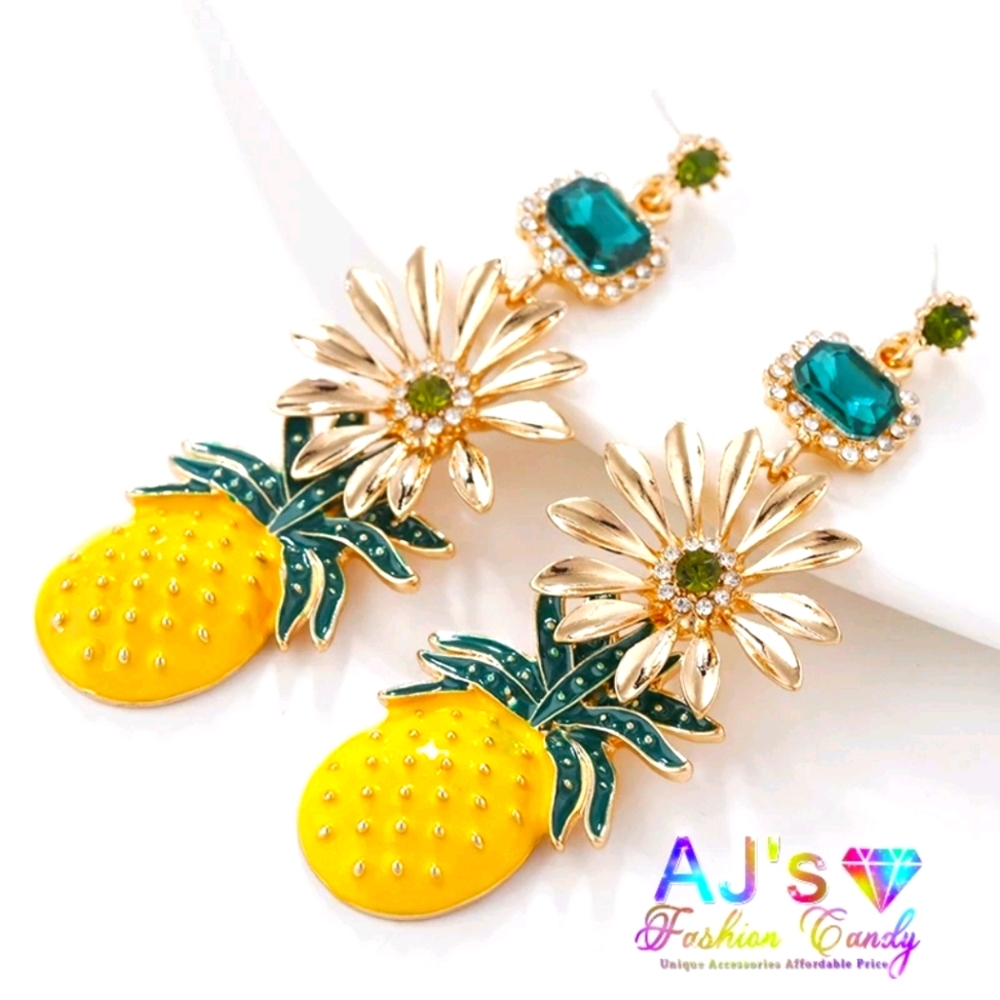 Gold Tone Dangle Drop Pineapple Earrings